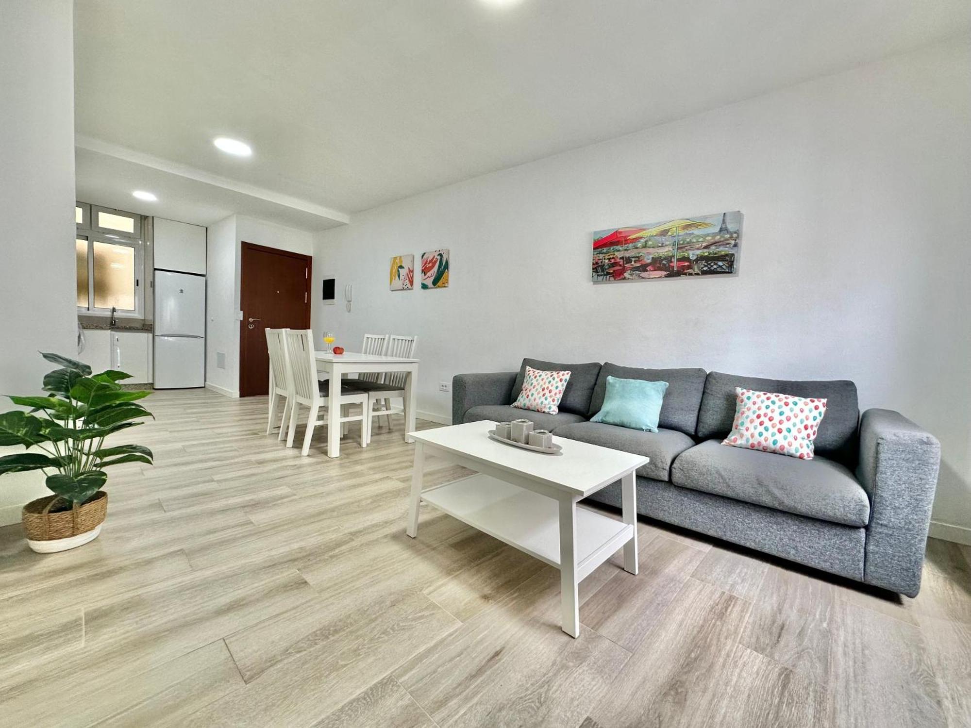 Juan Xxiii Apartment Арона Екстериор снимка