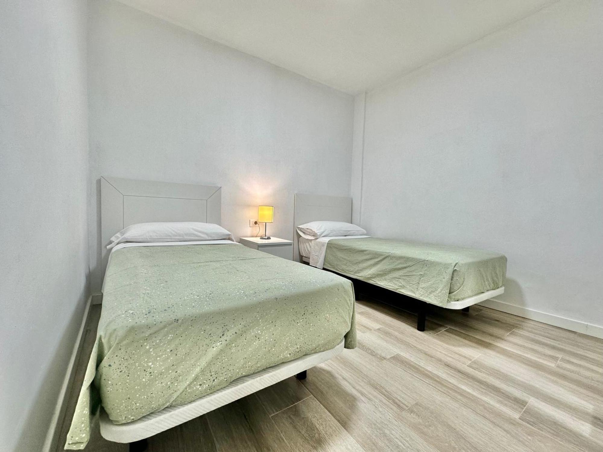 Juan Xxiii Apartment Арона Екстериор снимка