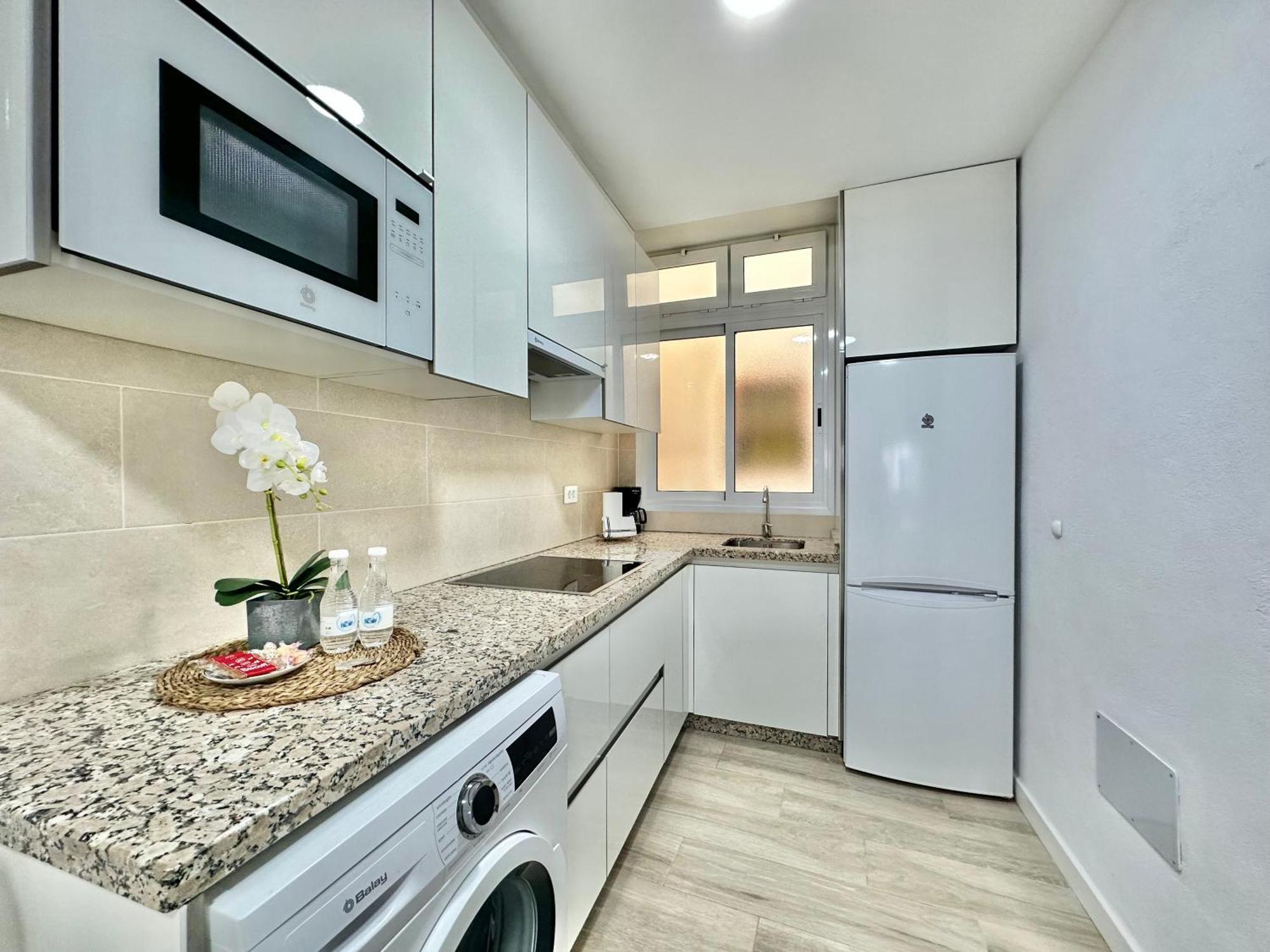 Juan Xxiii Apartment Арона Екстериор снимка