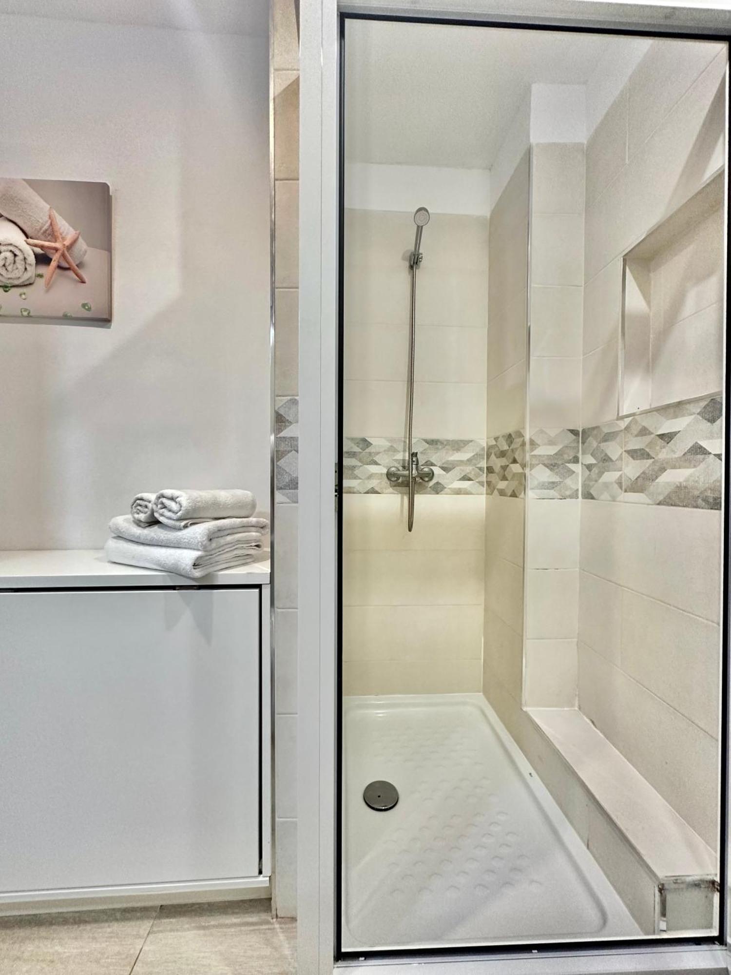Juan Xxiii Apartment Арона Екстериор снимка