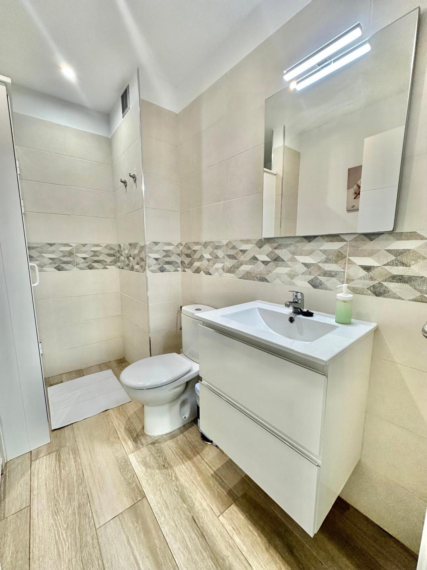 Juan Xxiii Apartment Арона Екстериор снимка