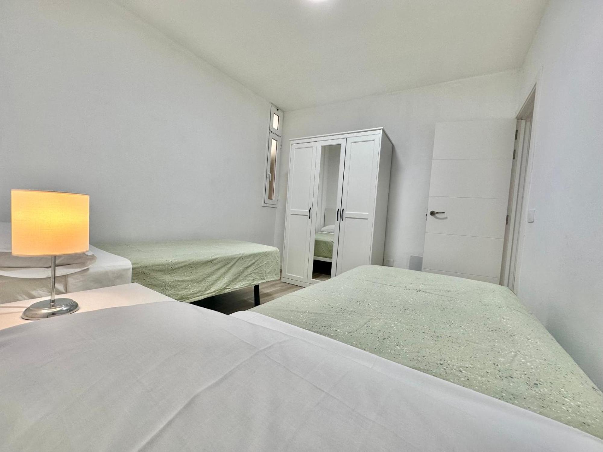 Juan Xxiii Apartment Арона Екстериор снимка