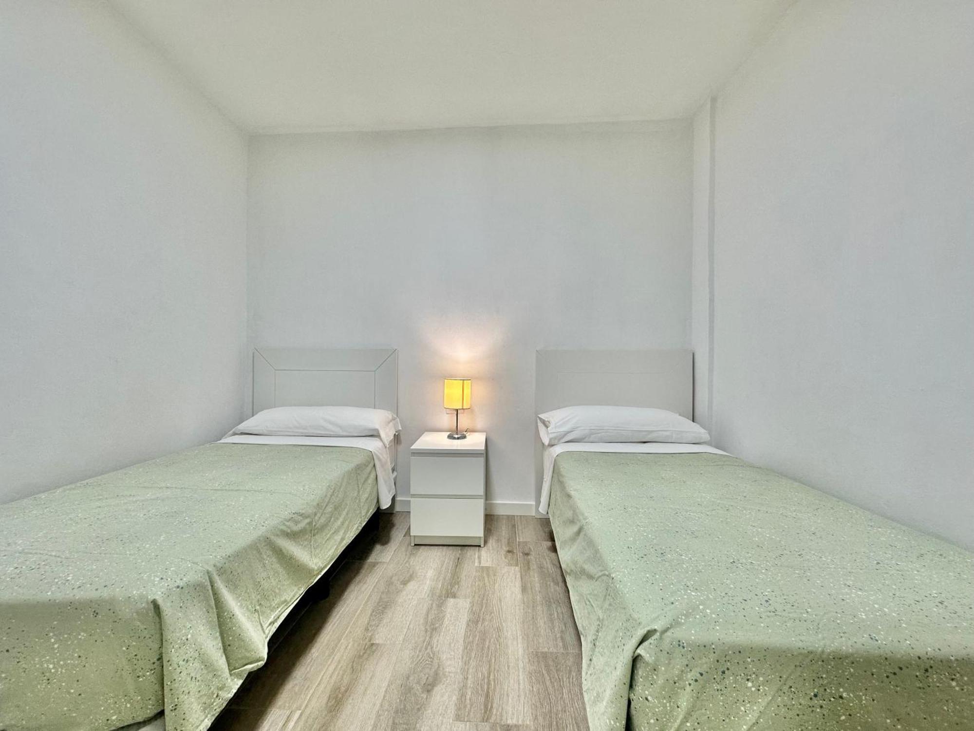 Juan Xxiii Apartment Арона Екстериор снимка