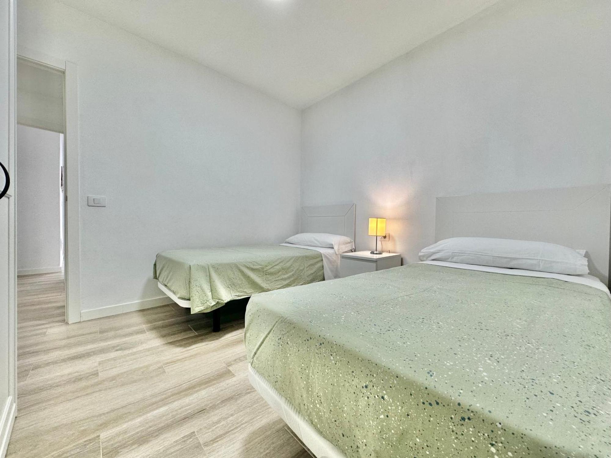 Juan Xxiii Apartment Арона Екстериор снимка